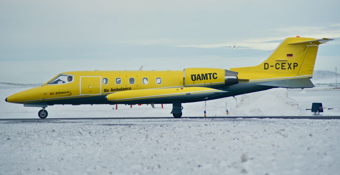 FrankReardon1's tweet photo. #YFBSpoters #IqaluitAirport #Nunavut #DCEXP @airalliance Express #Learjet #L35A OAMTC JAN.26.2017 @iLove_Aviation @caat2017 1/2 https://t.co/g8MvP6WVIa