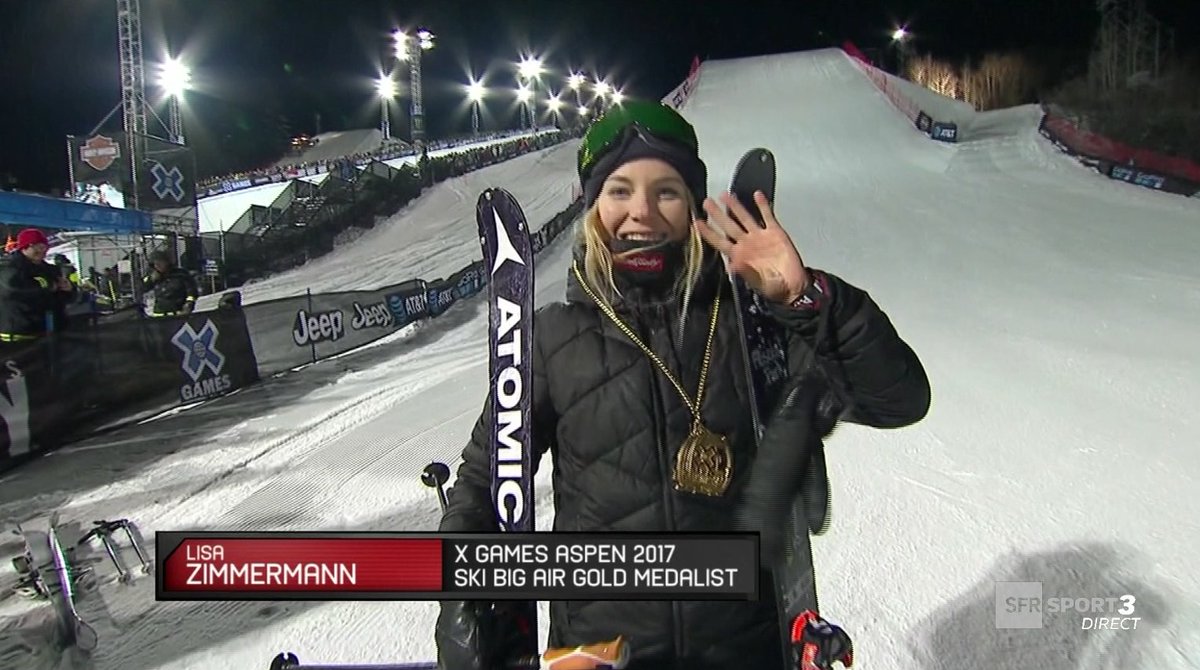 RMCSportExtreme's tweet photo. EN VIDEO - Au terme d'une grande finale du #BigAir 🎿 🚺 , Lisa #Zimmermann domine Kelly #Sildaru 🥇 🔥 #XGames ▶️ 👉https://t.co/H2n7u7RLA6 https://t.co/px0lrMAxIC