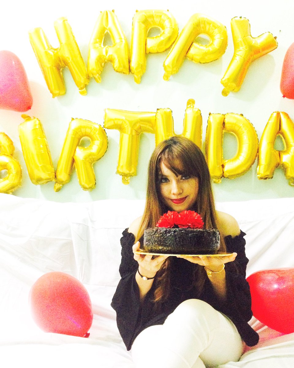 EidaLolly's tweet photo. Happy 20th birthday to me 💕 https://t.co/2JkqlUy0d4