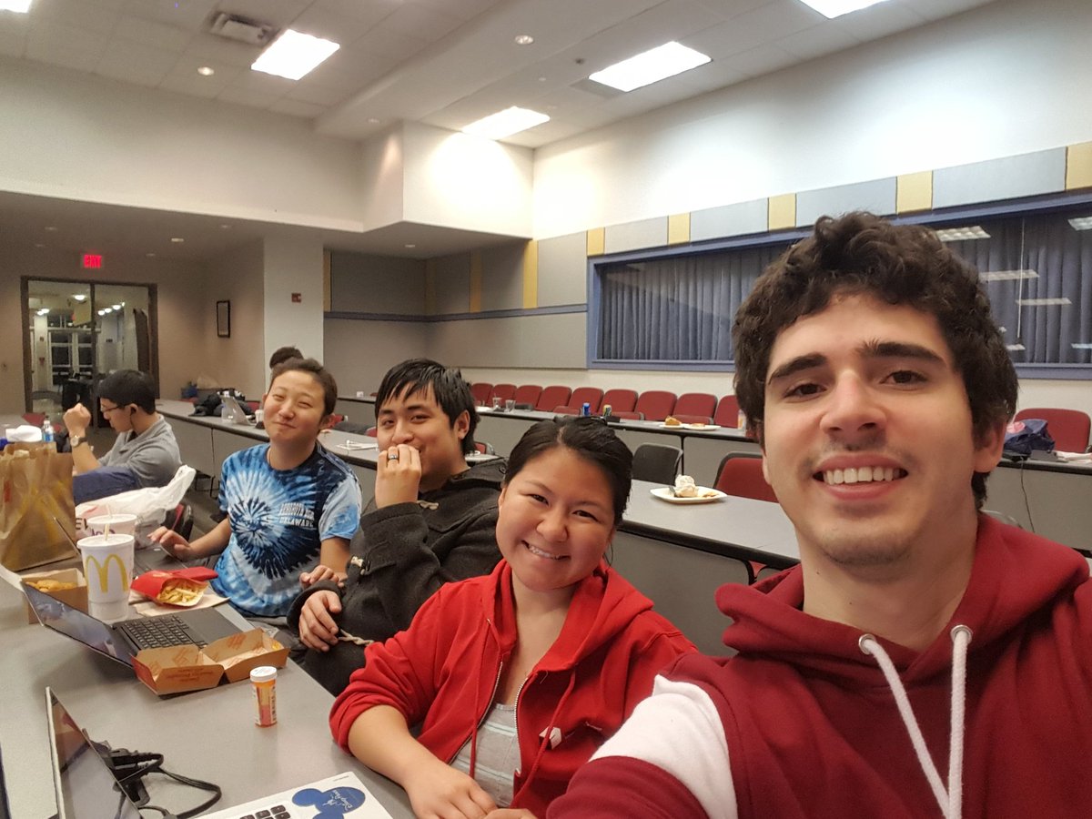 KikilloPR's tweet photo. #daemondash2017 Team Byte.Me is finally together! #noExcuse https://t.co/Pb2yTUDNKV