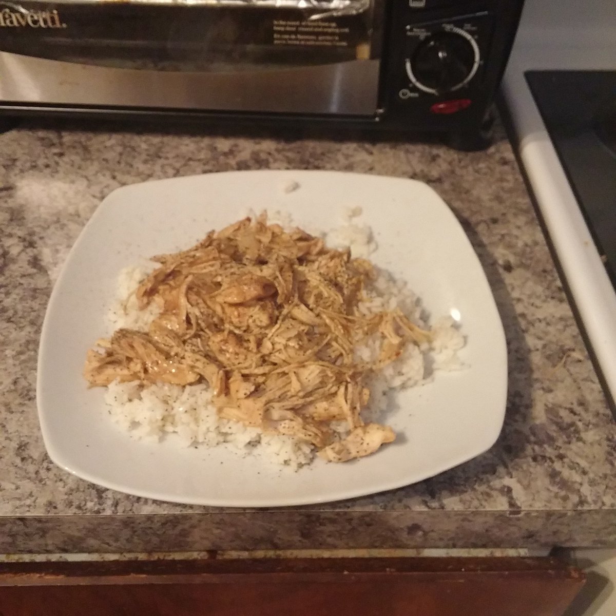 SmFitgainz's tweet photo. 1cup of rice with a chiken breast marinated in onion soup. With a bit of honey on top.(I put honey in everything😂) https://t.co/zMJWKmnSJ3