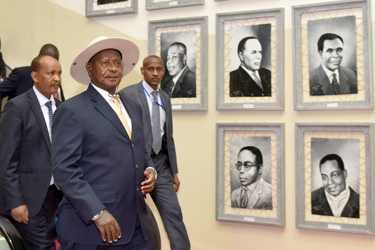 lindahNabusayi's tweet photo. .@KagutaMuseveni being shown the wall of fame that has former Prez Obote, founders of OAU at Bole Int. Airport @UgandaMediaCent @Dave_Bugzy https://t.co/5CFcC6jIv0