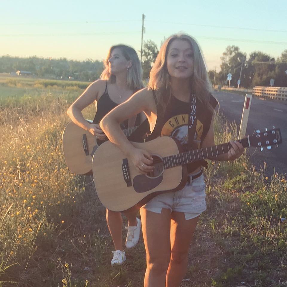 Mae Valley (maevalley_music) Twitter