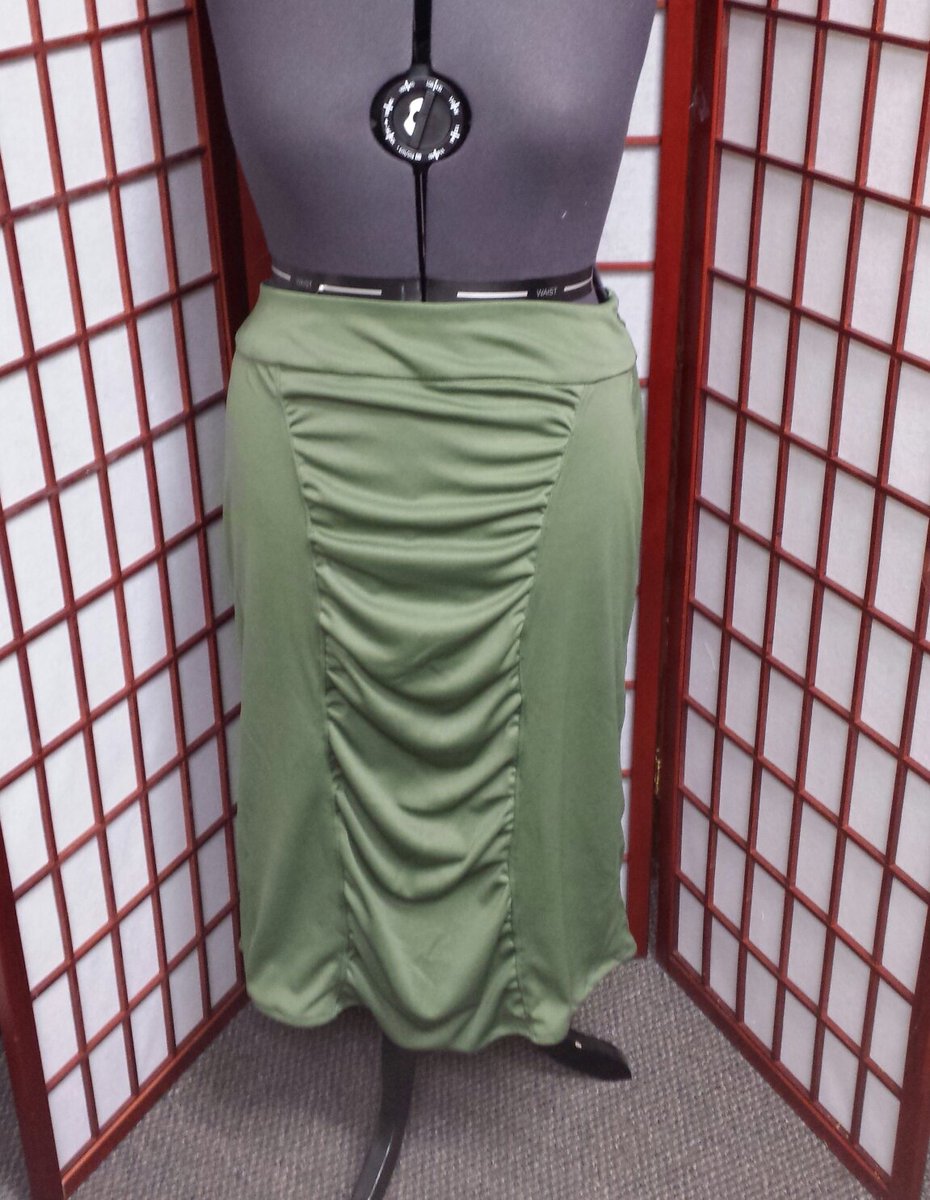AHemandMore's tweet photo. Love working with stretch jersey fabric!
#olive #greenskirt #skirt #jerseyskirt #custom #clothes https://t.co/SEIfd4uH7B