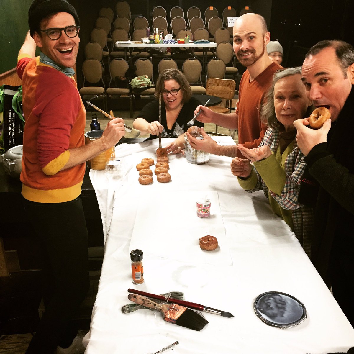 coalminetheatre's tweet photo. Not only are they talented but they also make their own props! The talented cast of #superiordonuts hard at work #season3 #🍩 #indieforreal https://t.co/cq2kiqgO6y