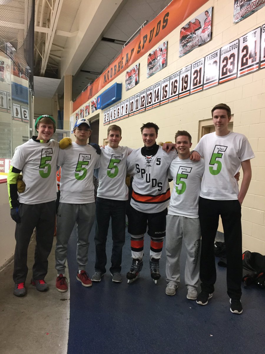 Frisch_Five's tweet photo. Great game today, student section was insane and got the shirts signed by the one and only @frisch_ethan https://t.co/Mc3EkFB3Ut