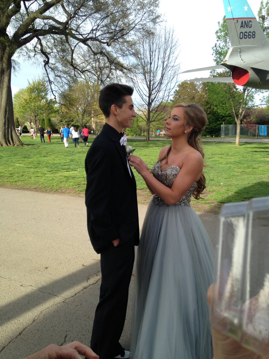 ethan_salley's tweet photo. Happy birthday!! @sarahk128 hope it's been great! https://t.co/pWIcv6bjHk