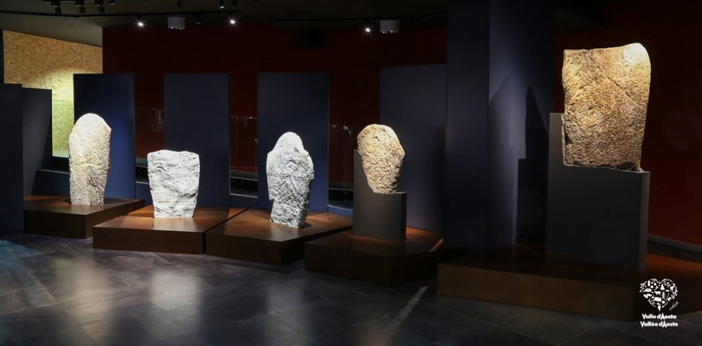 Italia's tweet photo. La Preistoria alpina rivive con l’area megalitica coperta più grande d’Europa! Patrimonio archeologico unico https://t.co/lwhC9YfDFV https://t.co/QYDVySl4qW