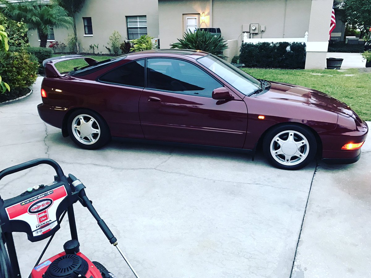 perfectdetailus's tweet photo. Stage 2 detail on a 96' Acura Integra. Dazzle treatment by MARK V #perfectdetail #wax #auto #acura #integra #dazzle #floridadetailing https://t.co/V7FFVpx3Z9