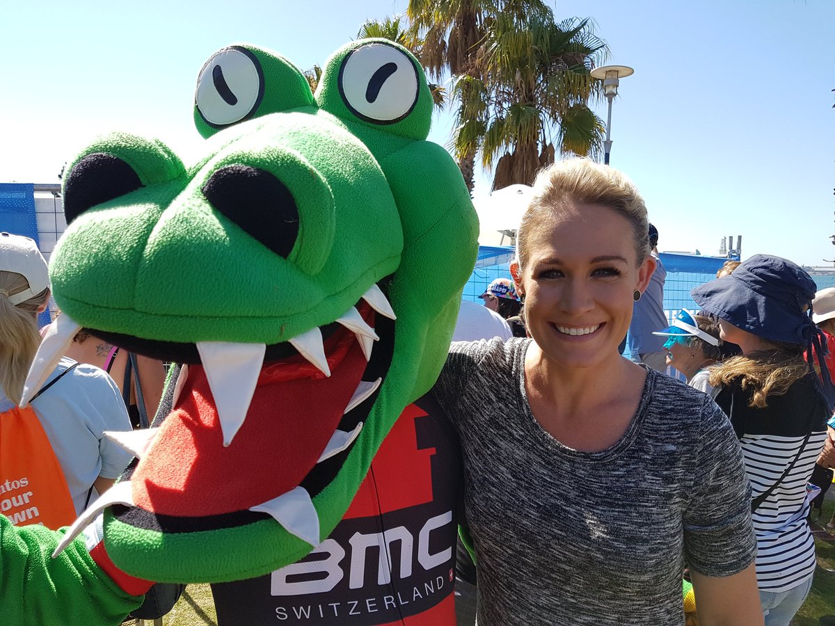 Love is in the air!! <a href="/CrikeyCadel/">Crikey Cadel</a> <a href="/KatherineLBates/">Katherine L Bates OLY</a> <a href="/CadelRoadRace/">Cadel Road Race</a> #spotthecroc