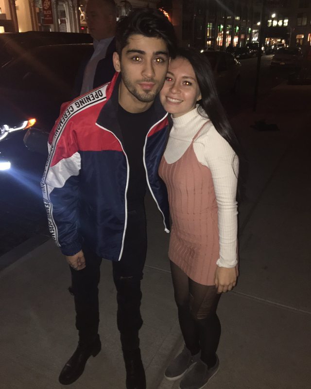 UpdateZM's tweet image. #UPDATE: @zaynmalik with a fan in New York City last night! (January 28) #PillowTalk #BestMusicVideo #iHeartsAwards