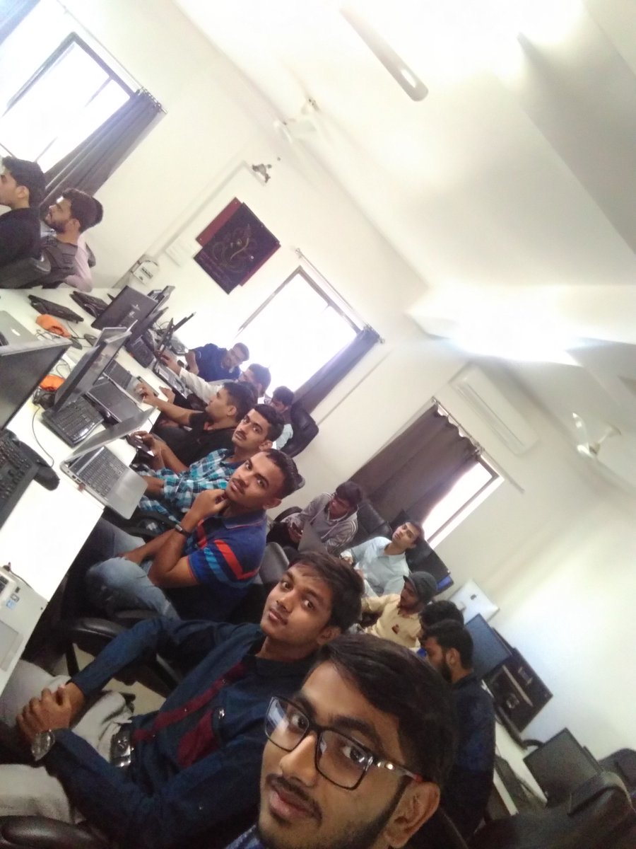 djgovani's tweet image. It&apos;s time to learn something...
#gdgrajkot #php #socketprogramming