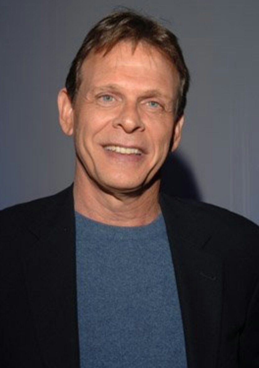 Happy birthday to the voice of Dr. Kirk Langstrom / Man-bat 
Marc Singer.
Born: January 29, 1948. 