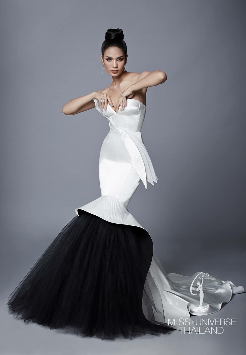 PlobJai's tweet image. Cheer up!
#MissUniverse #Thailand