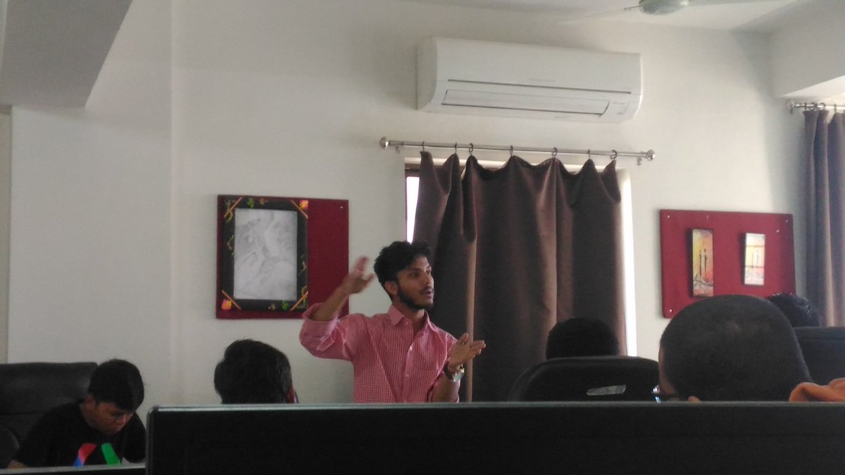 djgovani's tweet image. Akash Varlani sharing his knowledge
#gdgrajkot #php #socketprogramming