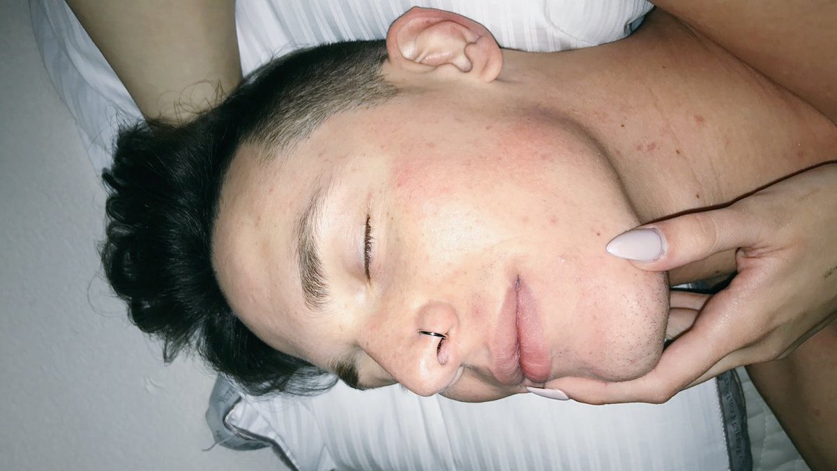 freshfeb's tweet photo. O hello handsome 😏 https://t.co/wp44QdGbaK