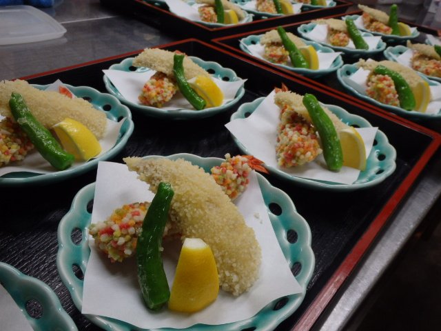 kirin4129's tweet photo. Today's fried dish of kaiseki-ryouri was shrimp and horse mackerel.
#shirimp #horsemackerel #wasyoku #kakohkirin https://t.co/Ucn5Y6NnpN