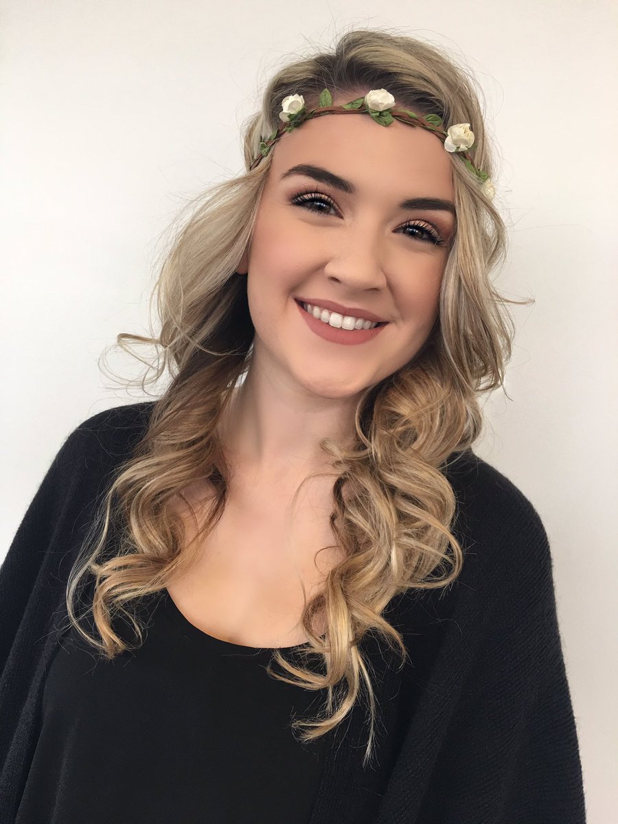 Danielle_Bahr's tweet photo. Makeup day 1 on my lovely cousin, @SarahSpillman2 || #MakeupByDanielle https://t.co/M5G7EPQ7VY