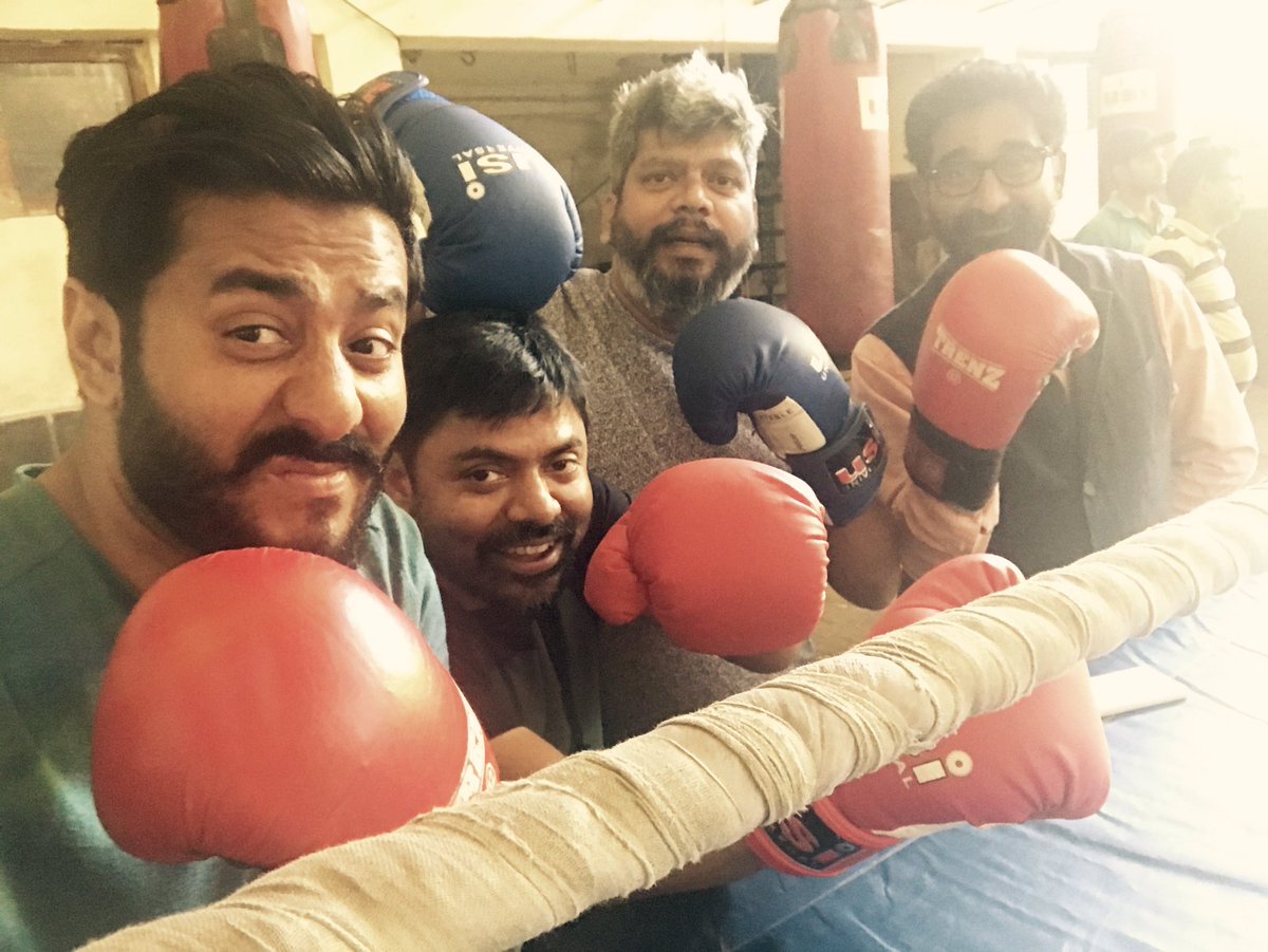 iamrajchoco's tweet photo. its shoot-time cum fun-time for team #CHAAMP this Sunday @idevadhikari @pritam1911 @DEV_PvtLtd @RukminiMaitra @PriyankaSarkarB @Joyeeta2886 https://t.co/9QYM3b1C1R