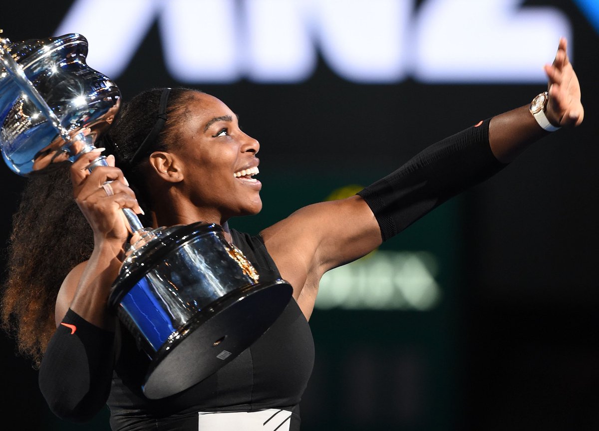 BFlaccomio's tweet photo. La #Regina @serenawilliams è già stata #incoronata, oggi è tempo di #finale #maschile! @rogerfederer @RafaelNadal che #vinca il #migliore 👑🎾 https://t.co/uAibqaMixD
