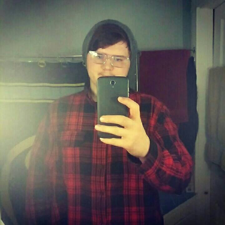 ProjectNever's tweet image. simply bored #AskMeQuestions #liveme NeverEndingLoop:
liveme.com/media/play/?vi…