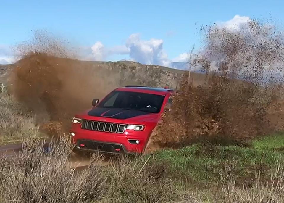 Forbes's tweet image. Jeep's 2017 Grand Cherokee Trailhawk is a take-no-prisoners SUV on.forbes.com/60188rGV4