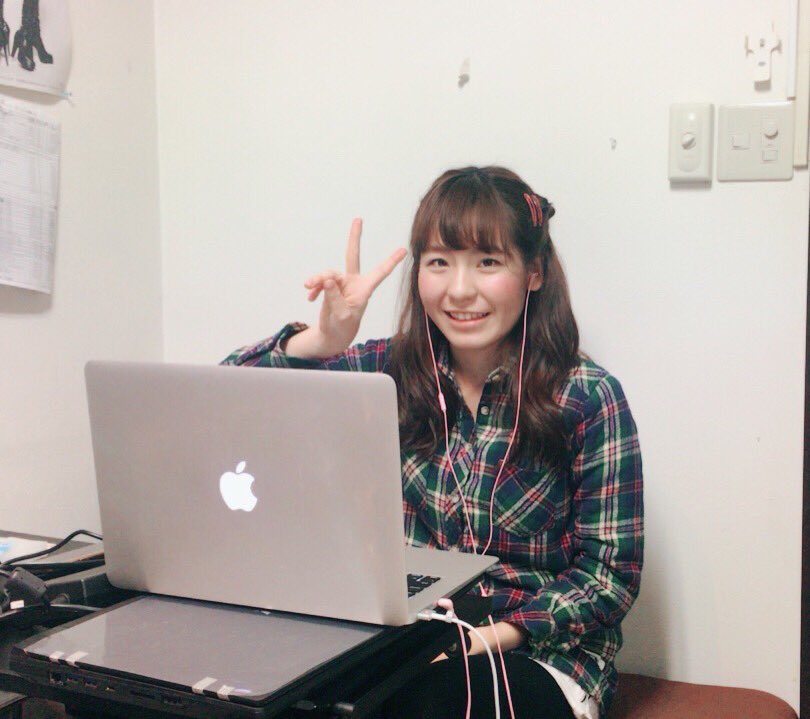 GirlsHoliday4's tweet photo. あざとさ100%朝野美晴のSHOWROOM配信中です！
是非ご覧ください✨ https://t.co/Y6sLazank2
