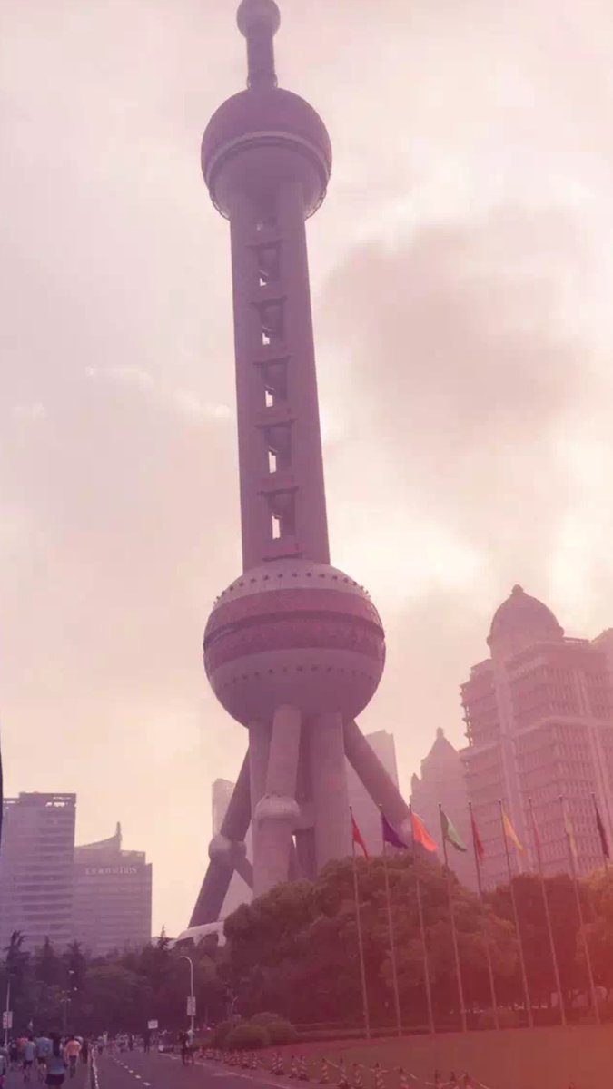MLMcCoyEXP's tweet photo. #Shanghai #PupleHaze in My Mind! 🎶👾 #Thinking #JimiHendrix https://t.co/q7i7g4BZU4 https://t.co/DotxO5gsX5