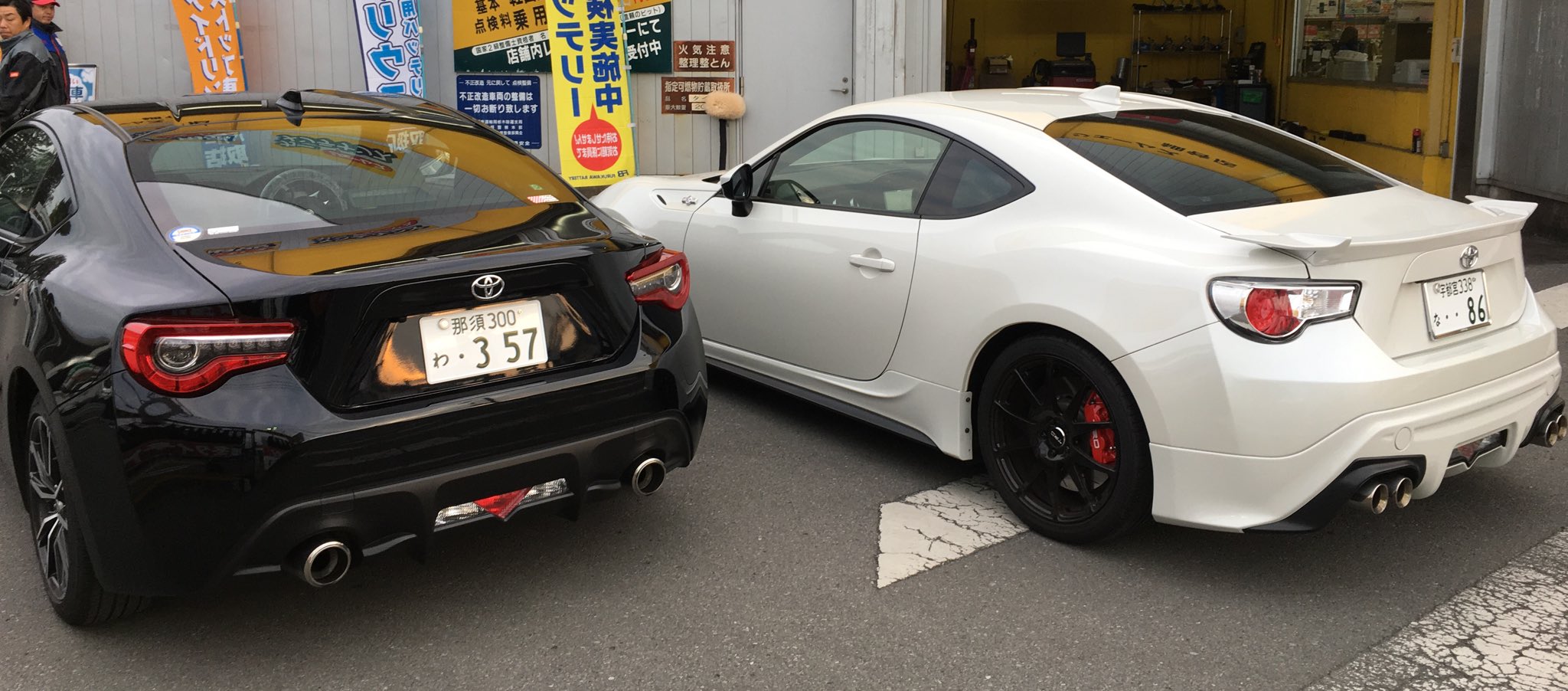 ジェームス栃木 細谷店 公式 在 Twitter 上 86の前期と後期並べてみました 白が前期 黒が後期です 主な違いはヘッドライトとテールランプ 新旧共にカッコ良さは抜群です ハチロク 前期 後期 トヨタ T Co L2jtkl3r94 Twitter