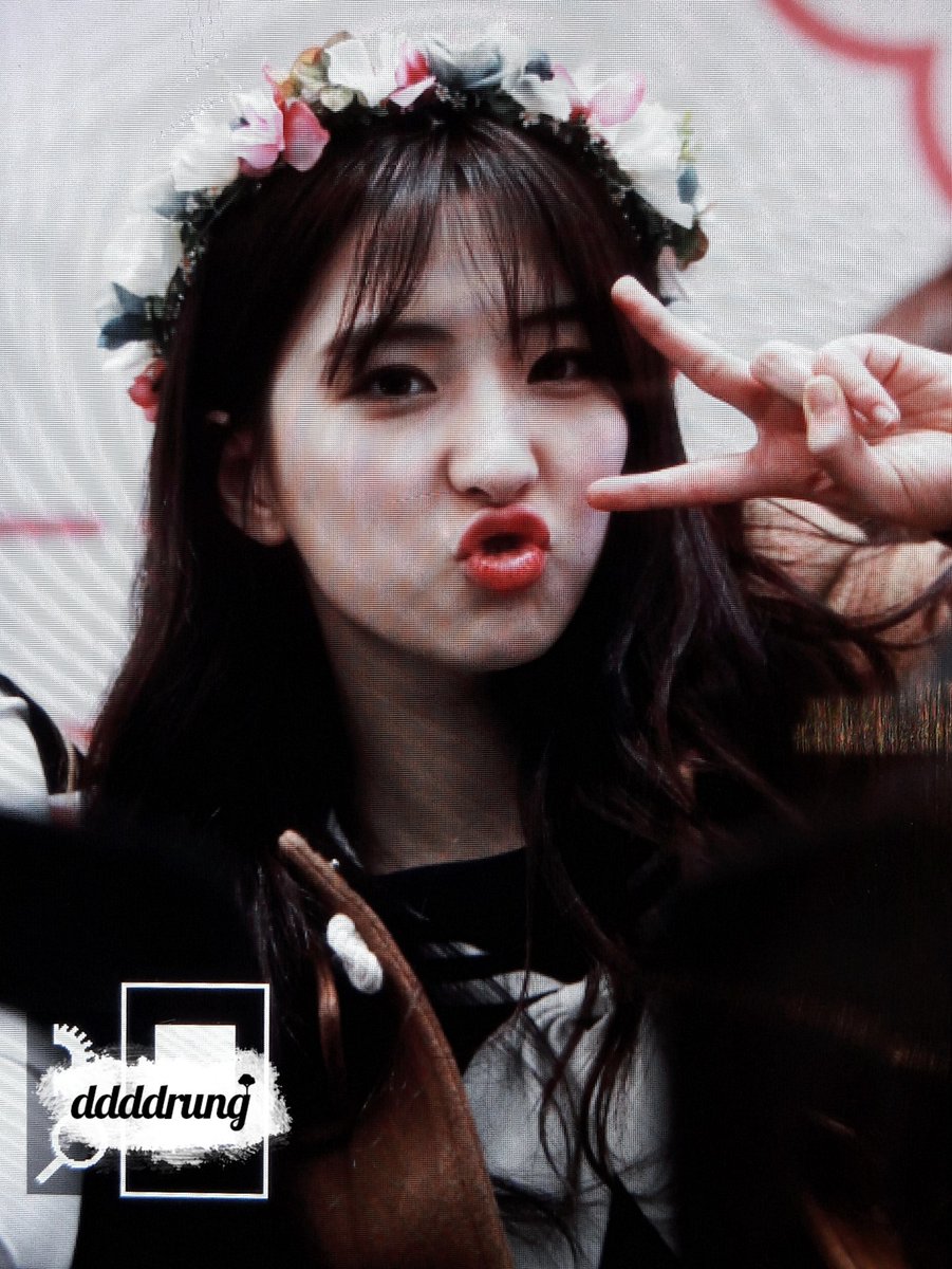 ddddrung's tweet photo. 170129 하남 스타필드 팬사인회 프리뷰 #우주소녀 #은서 #손주연 😙😛 https://t.co/MQUlgz6QRu