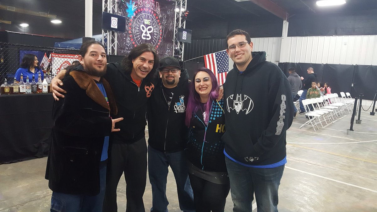 trillianlux4xx's tweet photo. Thank you to @LondonFu you made both my brothers day! #amazingmemories thank you 1000x's
You're the best! #madetheirnight #awesomeguy https://t.co/Z1zZnBLVmv