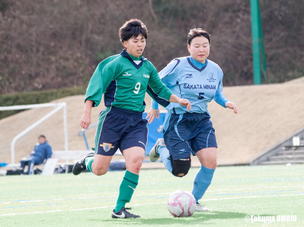 みんな サッカー 女サカ 常盤木学園 宮城 は準決勝で酒田南 山形 と対戦 １年生が出場した１回戦からメンバーを総入れ替えし ２年生がスタメンに並ぶ 前半21分にキャプテンの飯田百合加が先制点を挙げると 高橋亜美の４ゴールなどで13 0と圧勝