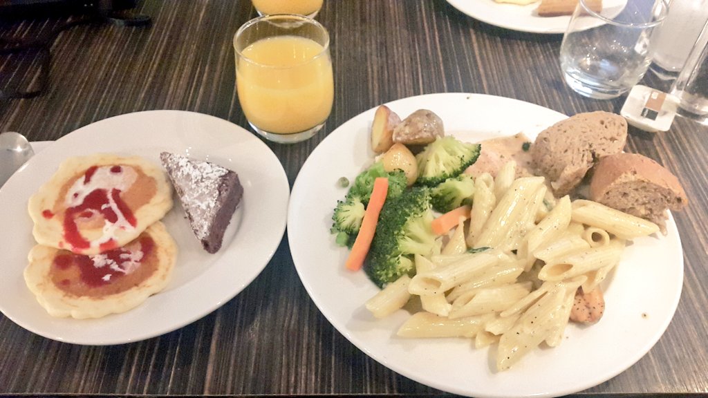 StephAdey's tweet image. Another lovely meal at the RPS Pre-reg weekend. Well deserved after 4.5hr pre-reg Mock #RPSPrereg17