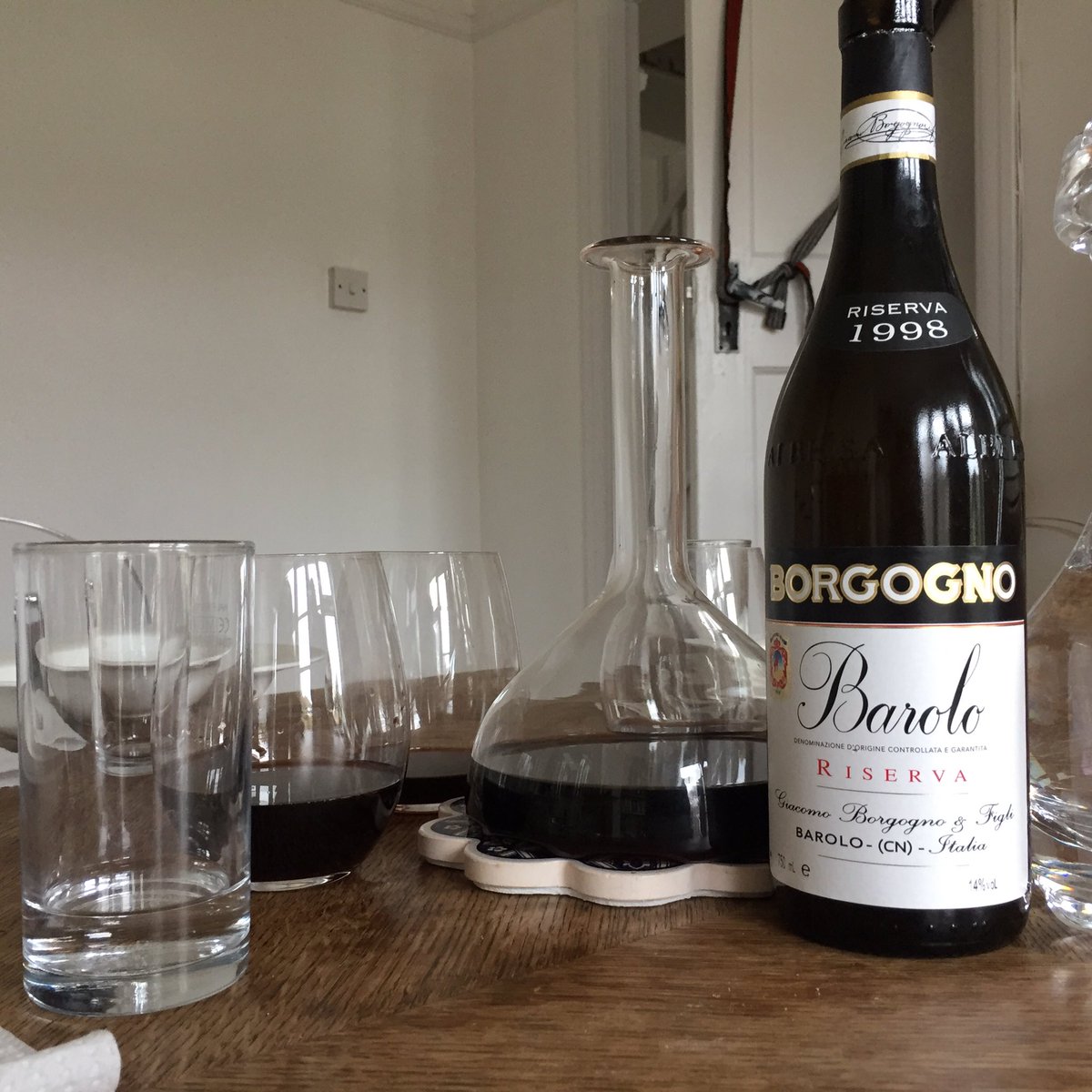 millerstiller's tweet photo. Serving #blacktruffle egg tagliatelle & #borgognobarolo riserva 1998. Nectar! https://t.co/W8ZYeEq513