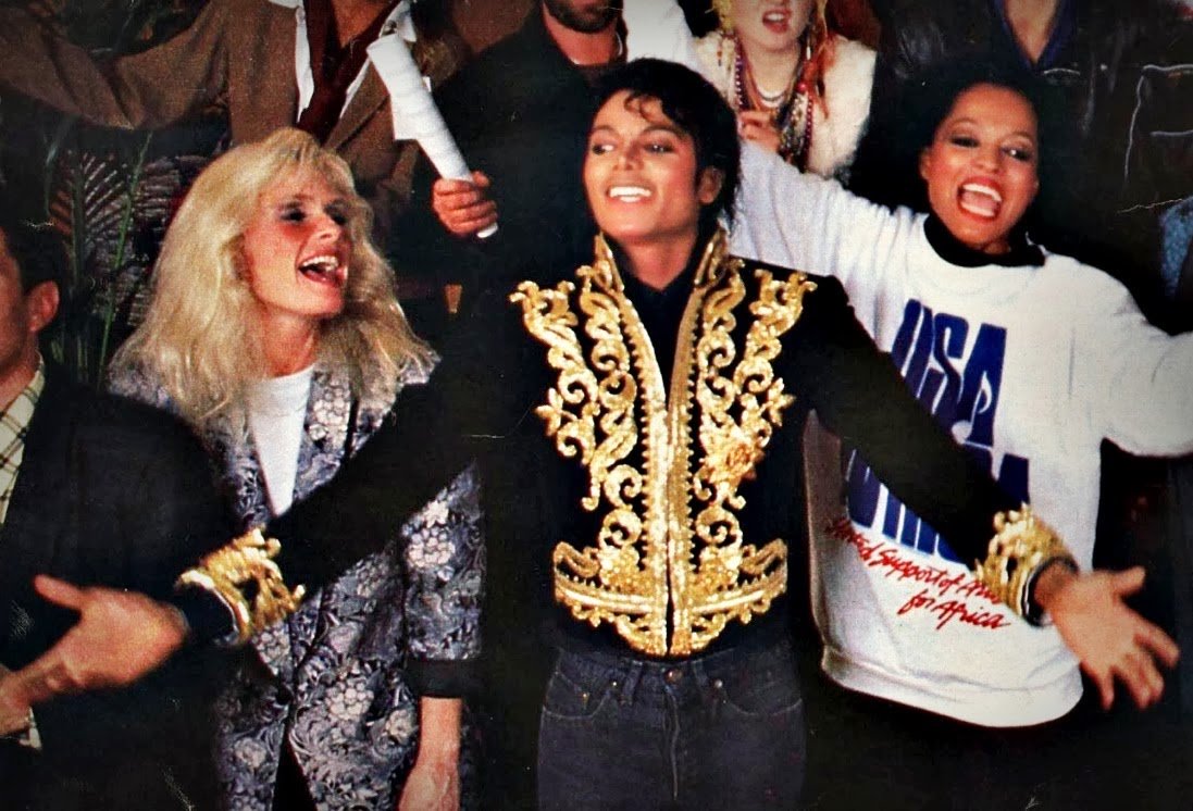 KeyaMorgan's tweet photo. Michael Jackson spend his whole life bringing people of different races and religions together. "We are the World, we are the children" ✌️☮️ https://t.co/h4Eg7H0MbX