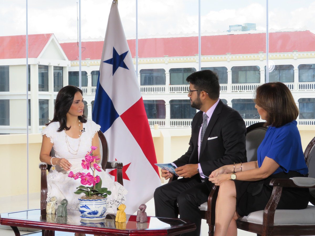 ecotvpanama's tweet photo. .@IsabelStMalo: En el año 2017 van a pasar muchas cosas, GAFI nos evalúa y solicitaremos a OCDE evaluación "fast track" #7DíaPanamá https://t.co/bctj9lzwTX