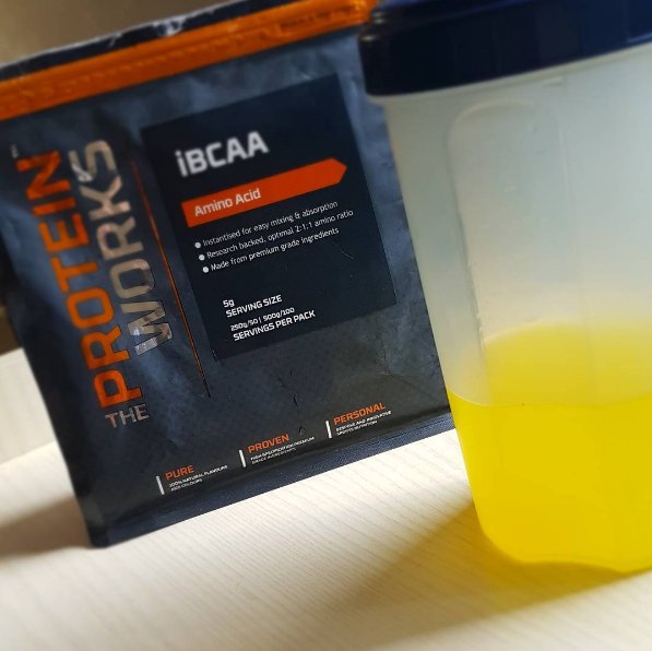 TPWItalia's tweet photo. #iBCAA oggi -40% https://t.co/QX4tITbY1H #sconto della #domenica #theproteinworks #fitfam #onlythededicated #allenamento Foto IG @so_sonny_ https://t.co/O54wPse6Hz