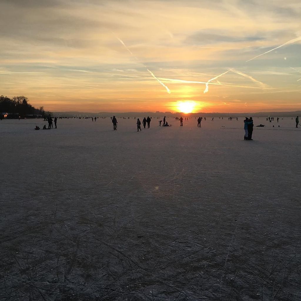 Ice ice, Baby! #winterwonderland #munich #minga #bavaria #littlefinland #perfectday ift.tt/2jiBEnA