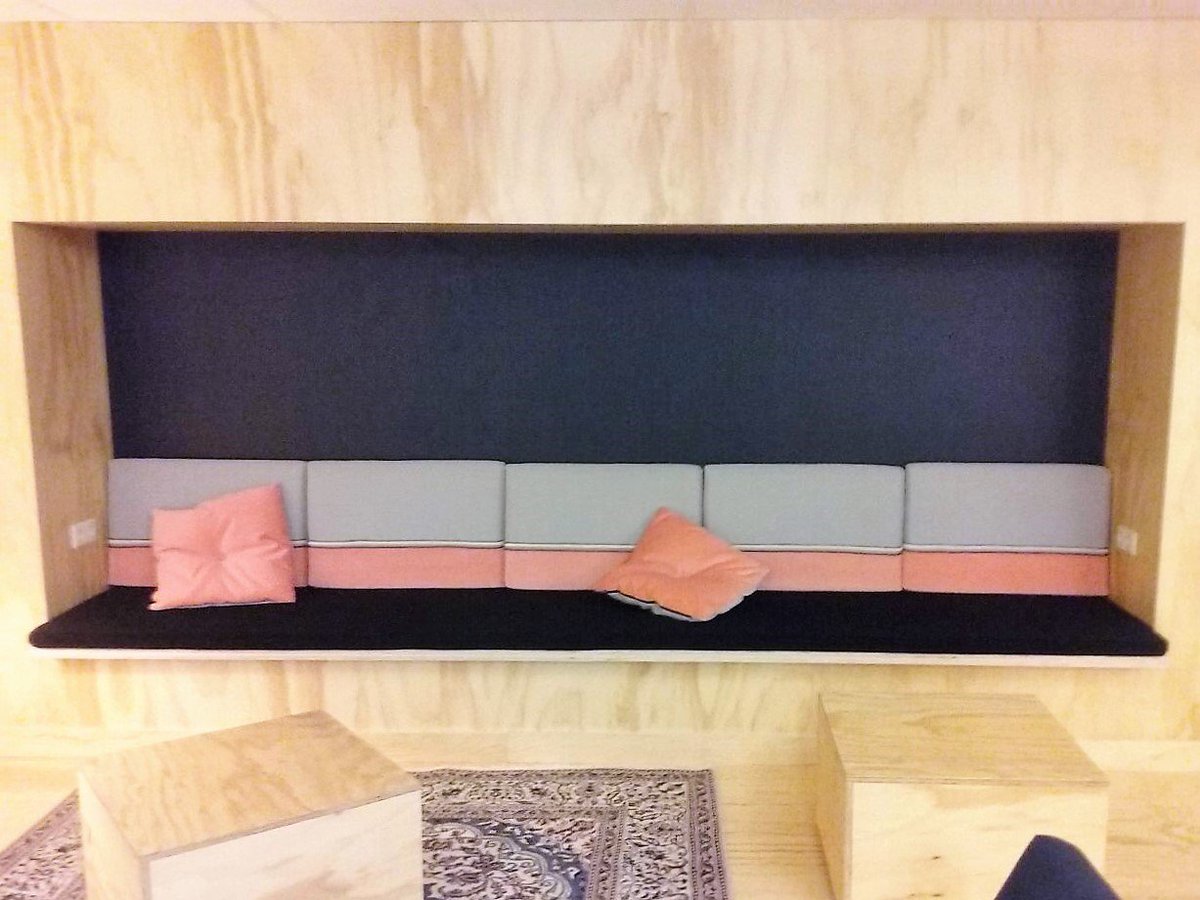 WederNU's tweet photo. Create&amp;Inspire ruimte ZKH Rijnstate. Re-Used meubilair en bijzondere stofferingsdetails ontwikkeld door StudioWederzijds en @JoustraHerstof https://t.co/0CuuUWf9lM