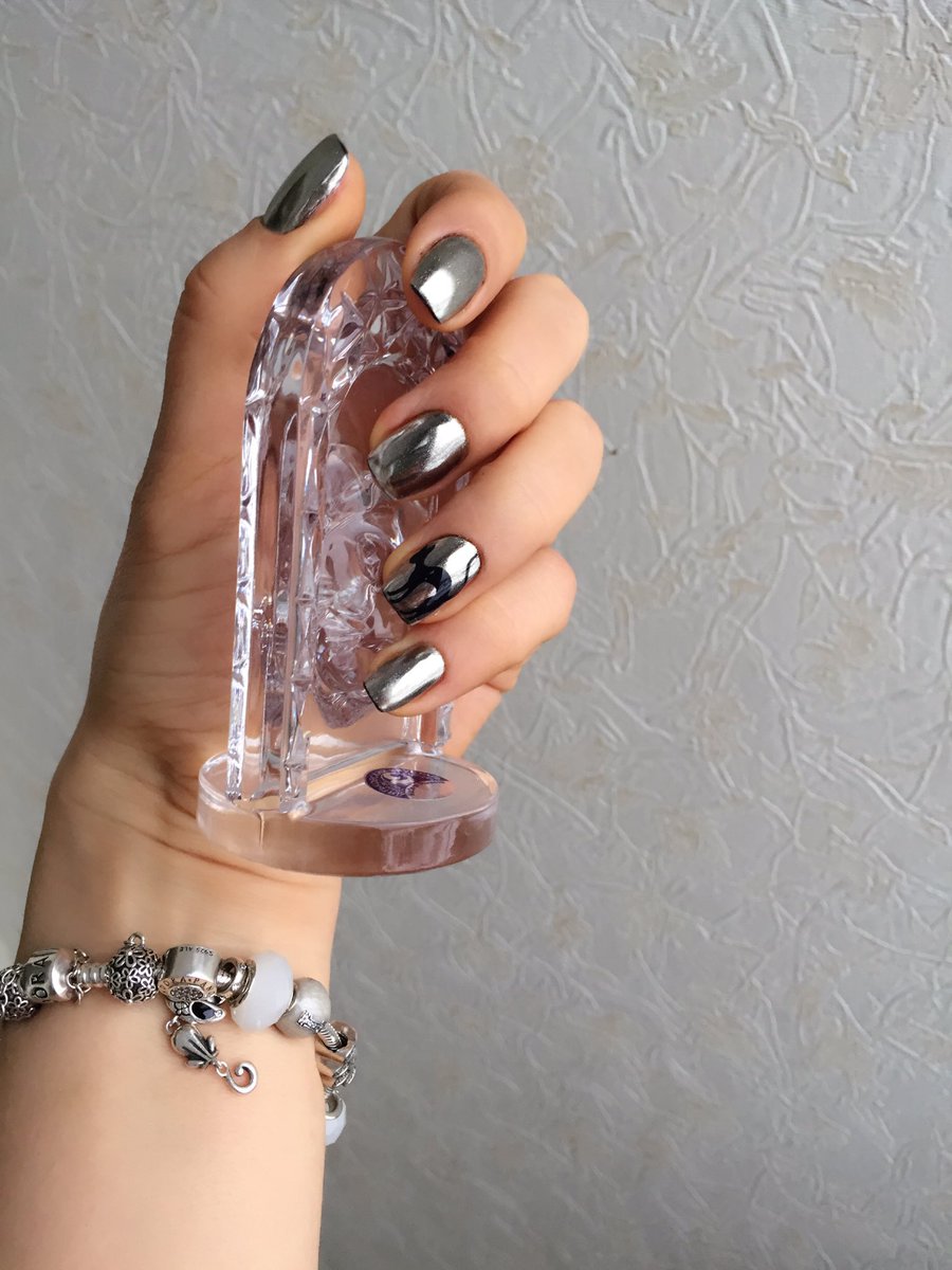 _DeoRex's tweet image. По серьёзному готовимся к предстоящим #выставка, тематический #маникюр с логотипом нашего питомника #кошка #корнишрекс