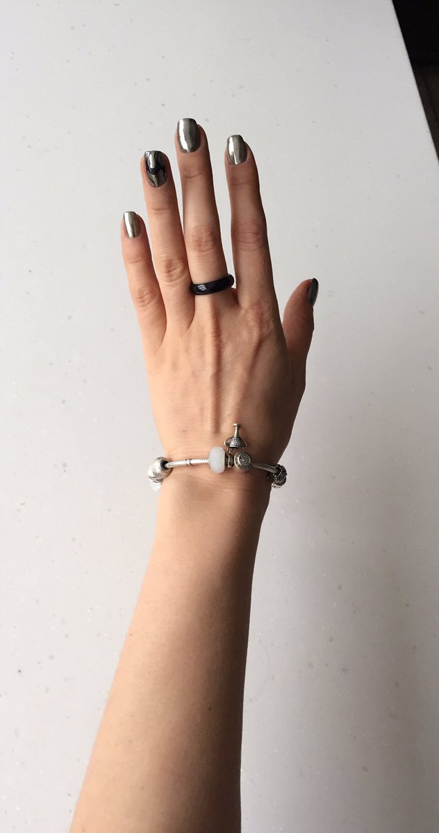 _DeoRex's tweet image. По серьёзному готовимся к предстоящим #выставка, тематический #маникюр с логотипом нашего питомника #кошка #корнишрекс