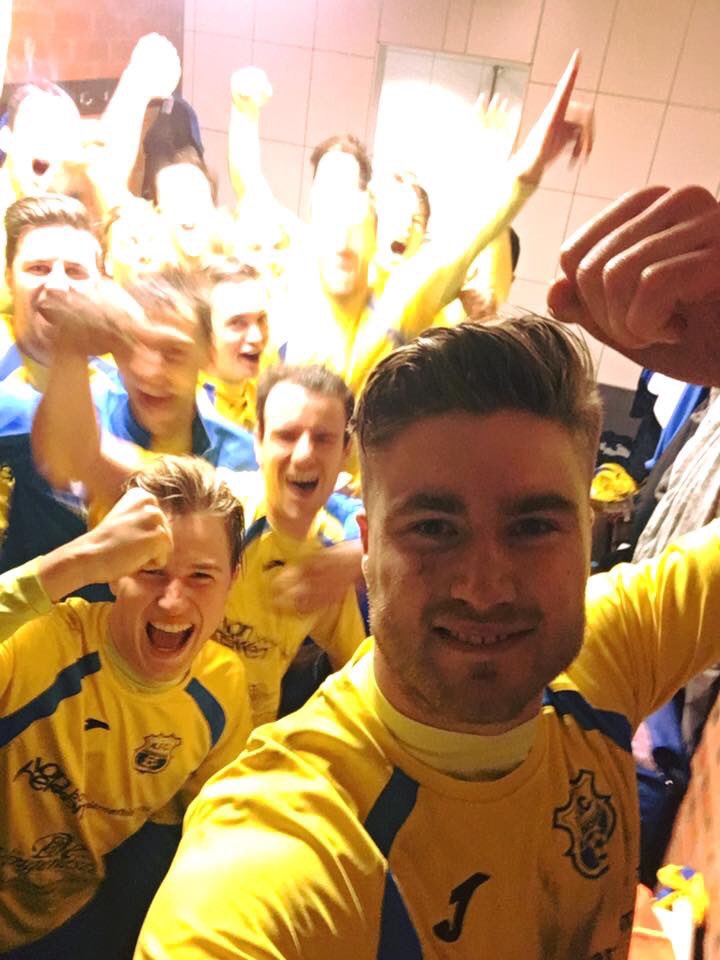 KFCBRASSCHAAT's tweet photo. Hoho wie is Lille? #bodyisback ๐ช๐ช๐ช #wemogenalliswinnen #nultegentwee #stuntnight #kfcb #spierishier #stierishier #kfcbrasschaat https://t.co/T7Yf2wAUM1