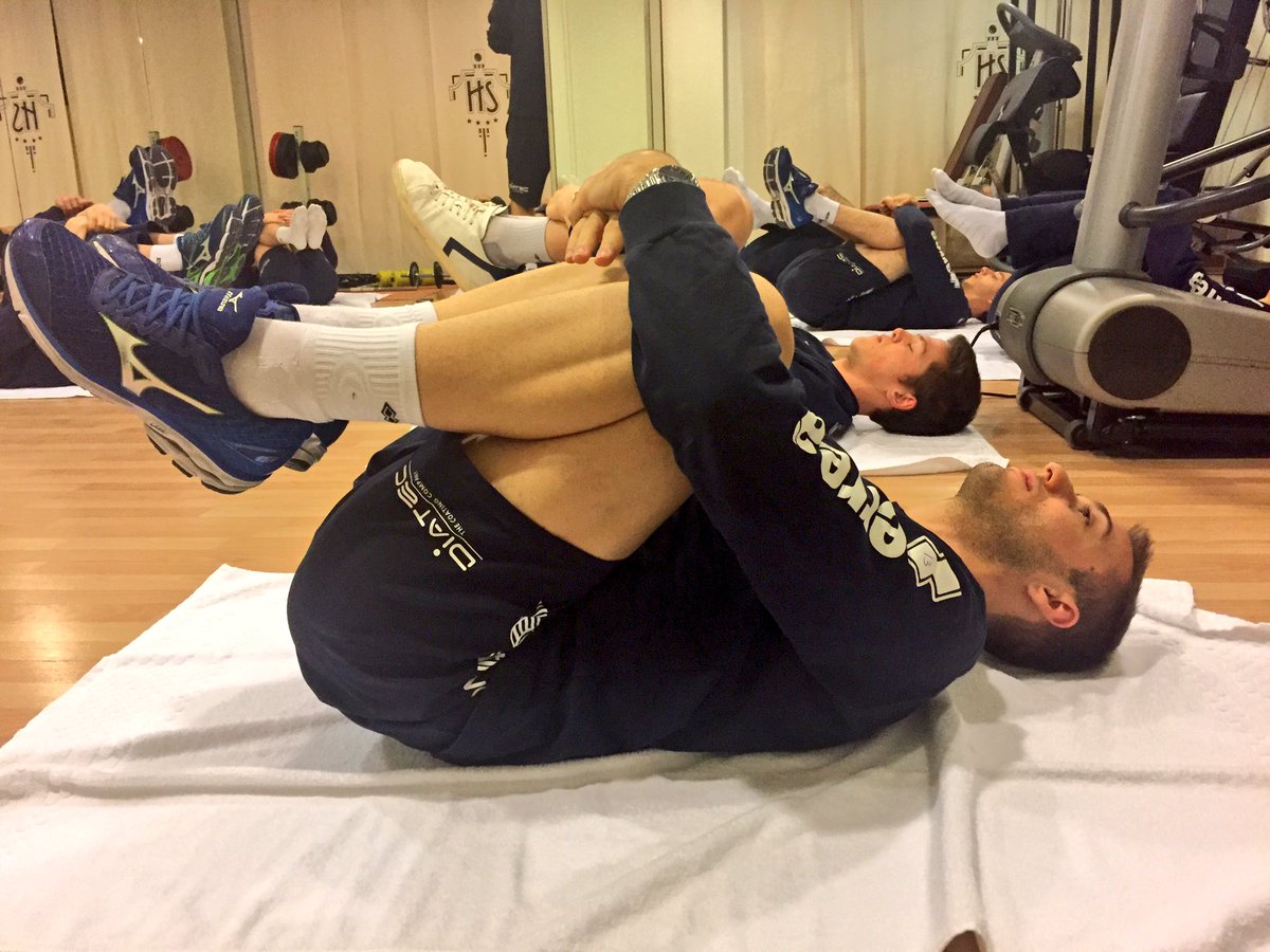 trentinovolley's tweet photo. #Bologna, mattinata con stretching in hotel per la #DiatecTrentino https://t.co/KXlbiD3CQ0