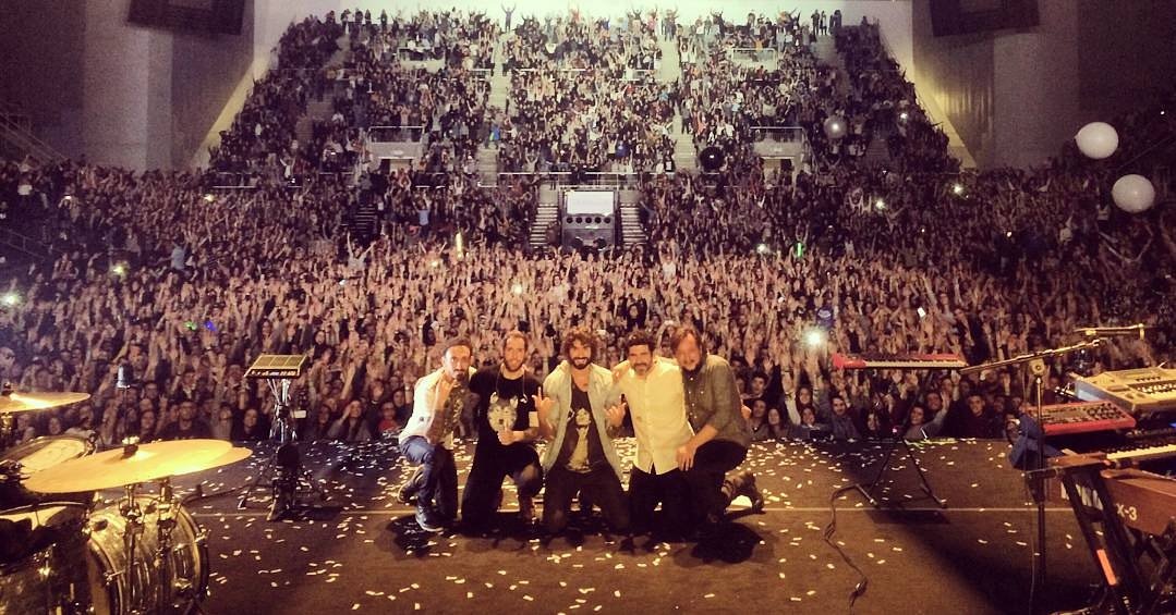 IZALmusic's tweet photo. Anoche en #Granada revivimos buenos tiempos. Días de luces. Fuimos felices; ese es el mejor resumen que se nos ocurre. GRACIAS. https://t.co/8IAk97c8uF