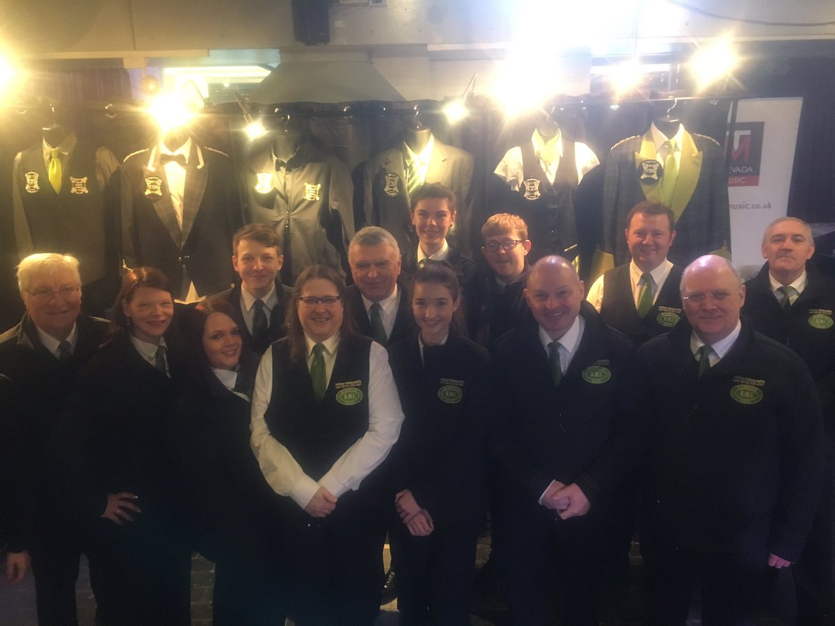 YourlogohereUK's tweet image. Catching up with a @HRMI_Band #LookingGreat