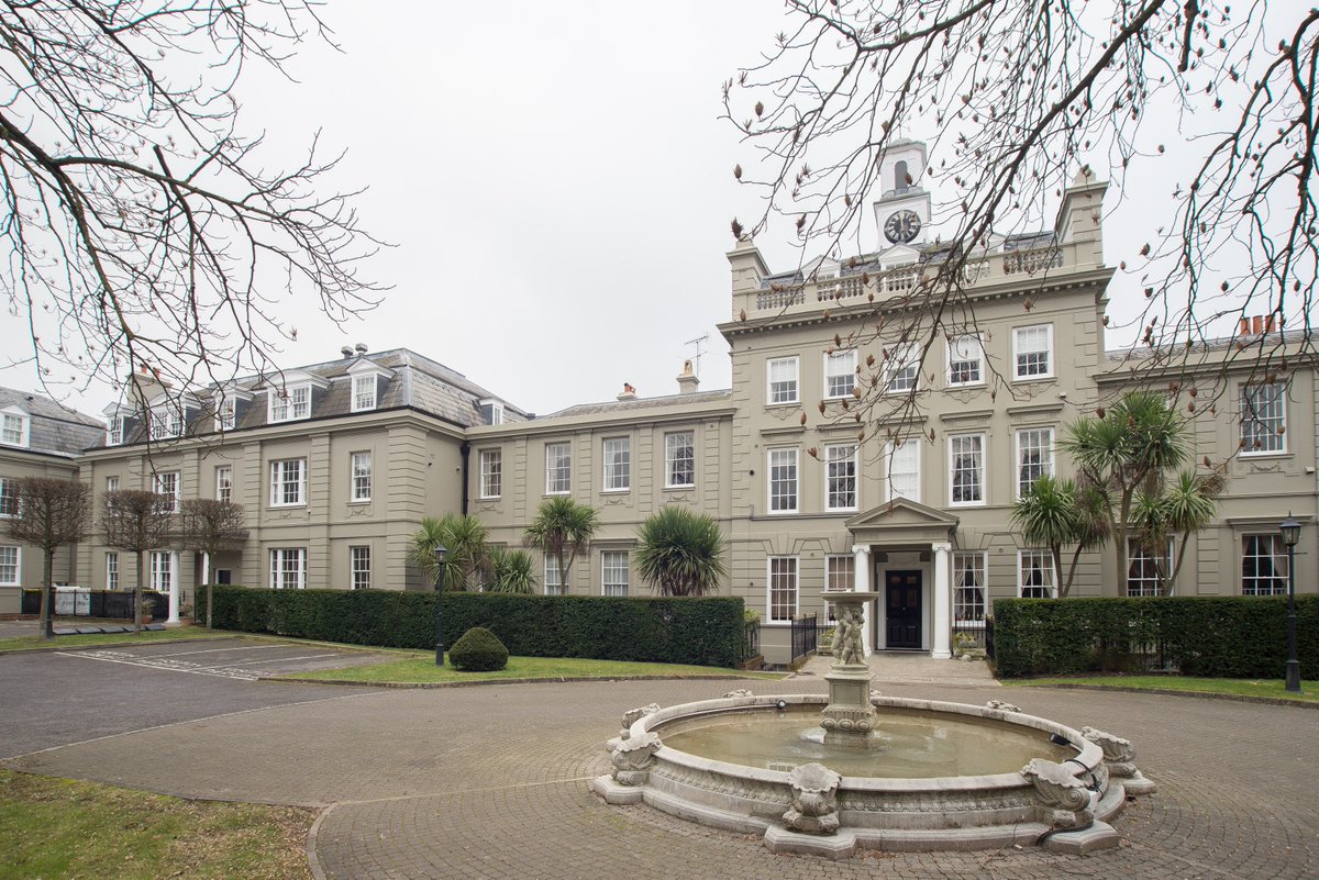 kelspicknell's tweet photo. An apartment ready to move into for sale in Esher Surrey #esher #surrey #forsale #apartment #propertyphoto #gpees #sandownhouse https://t.co/YIMkdTwX1z