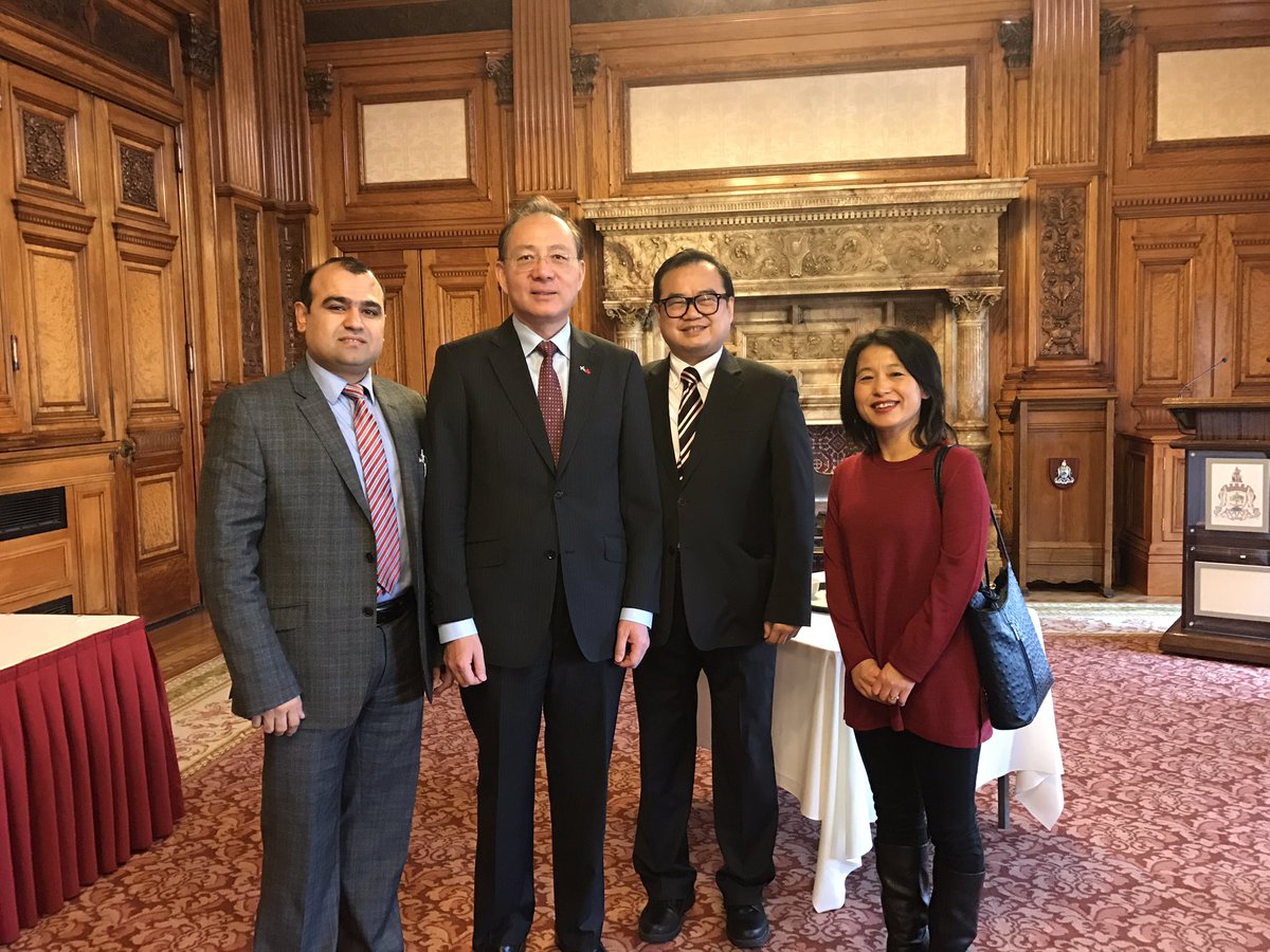 AbdulBostani2's tweet photo. With Chainess General Council Mr Pan Xinchun celebrating Chainess New Year in Glasgow City Chamber. https://t.co/WULzf5aRRW