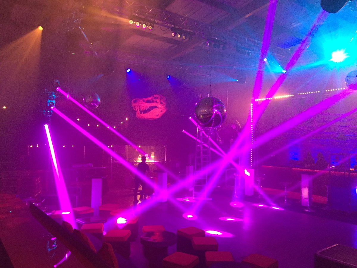 SLDLondon's tweet photo. End of an era!
Starlight Design left Hythe Road with a bang
We truly know how to throw a leaving bash
#eventprofs #staffparty #warehouserave https://t.co/4LoemzbrBB