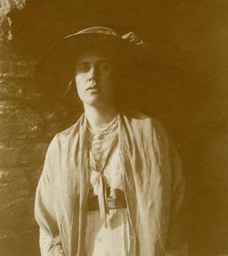 DulwichGallery's tweet photo. Bohemian heroines Patti Smith &amp; #VanessaBell united in photography display from 8 Feb → https://t.co/zQgkbpwUSg https://t.co/8KkGIOzf7B