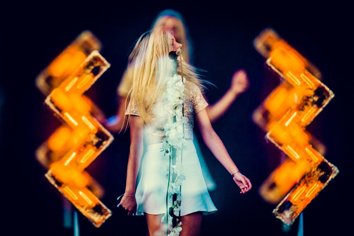 DailyRockPic's tweet photo. Rock pic of the day: Emma Bale by @fotojokko #picoftheday @EmmaBaleMusic https://t.co/qMd4b03HRB https://t.co/5n9ohgZcJ4